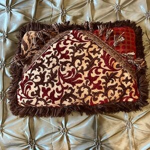 Posh decor accent pillow 21” X  15”